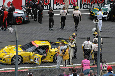 Jan har parkeret sin Corvette C6.R på gridden og er klar til at hoppe ombord og komme igang med løbet.
(Foto: Motorsporten.dk)